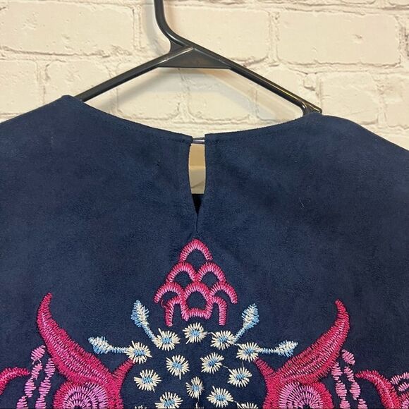 Zara Women’s Size Small Navy Blue Faux Suede Embroidered Swing Top - Picture 5 of 6